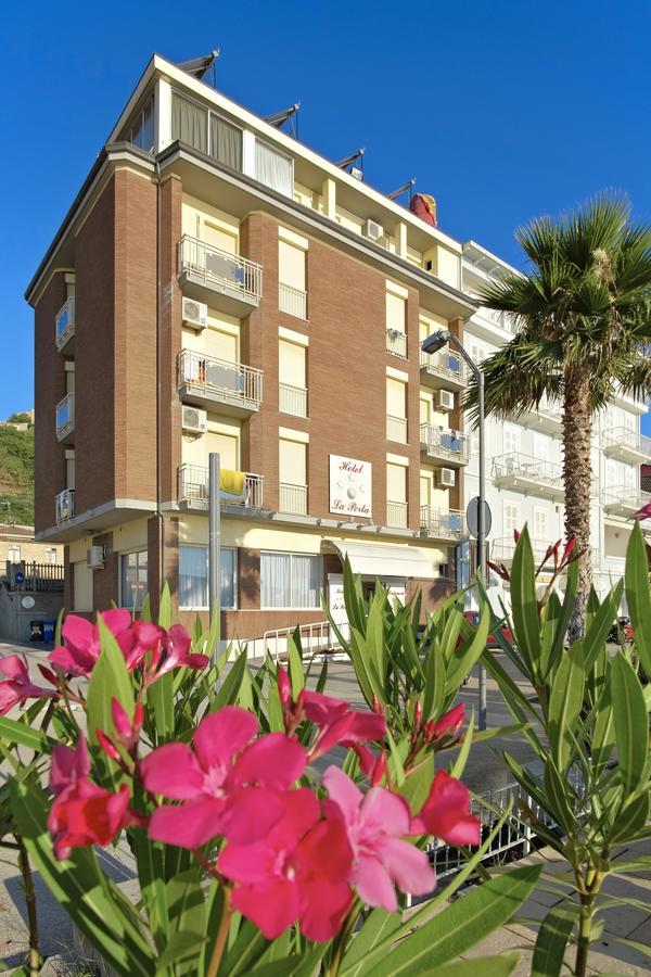 Hotel La Perla クプラ・マリッティマ エクステリア 写真