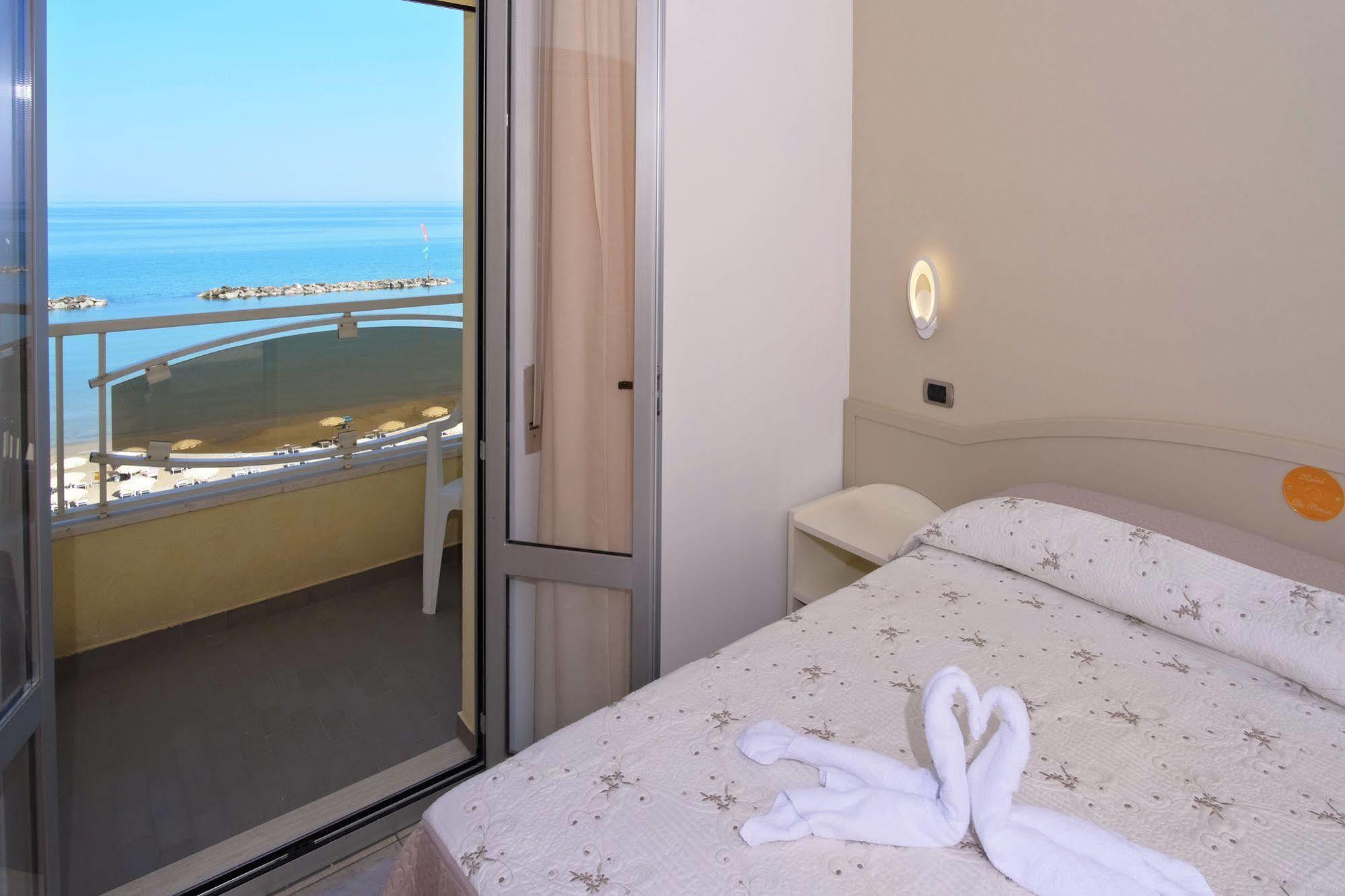 Hotel La Perla クプラ・マリッティマ エクステリア 写真